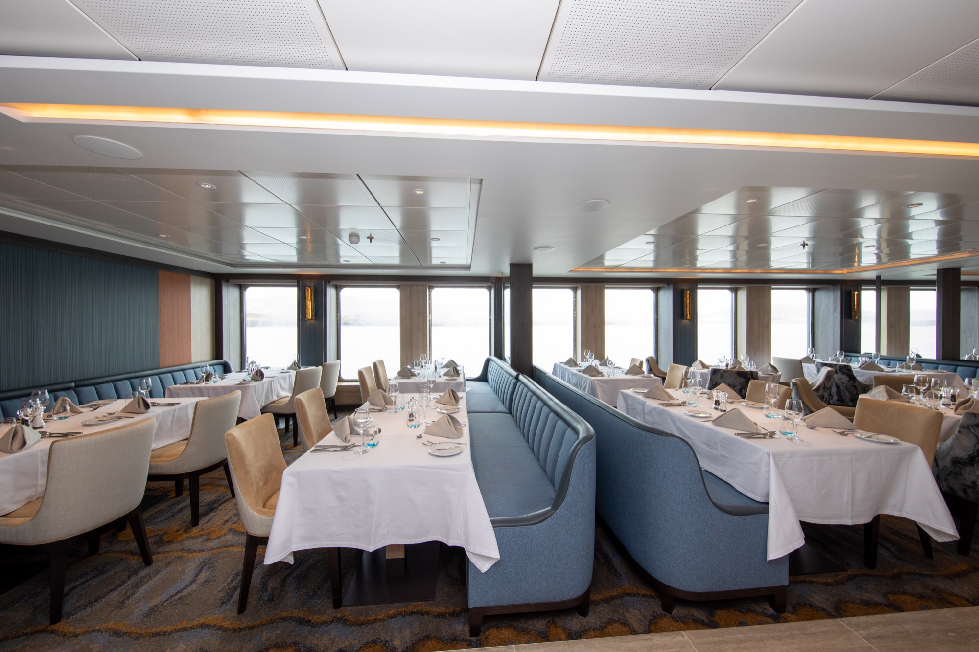 World Explorer - Restaurant